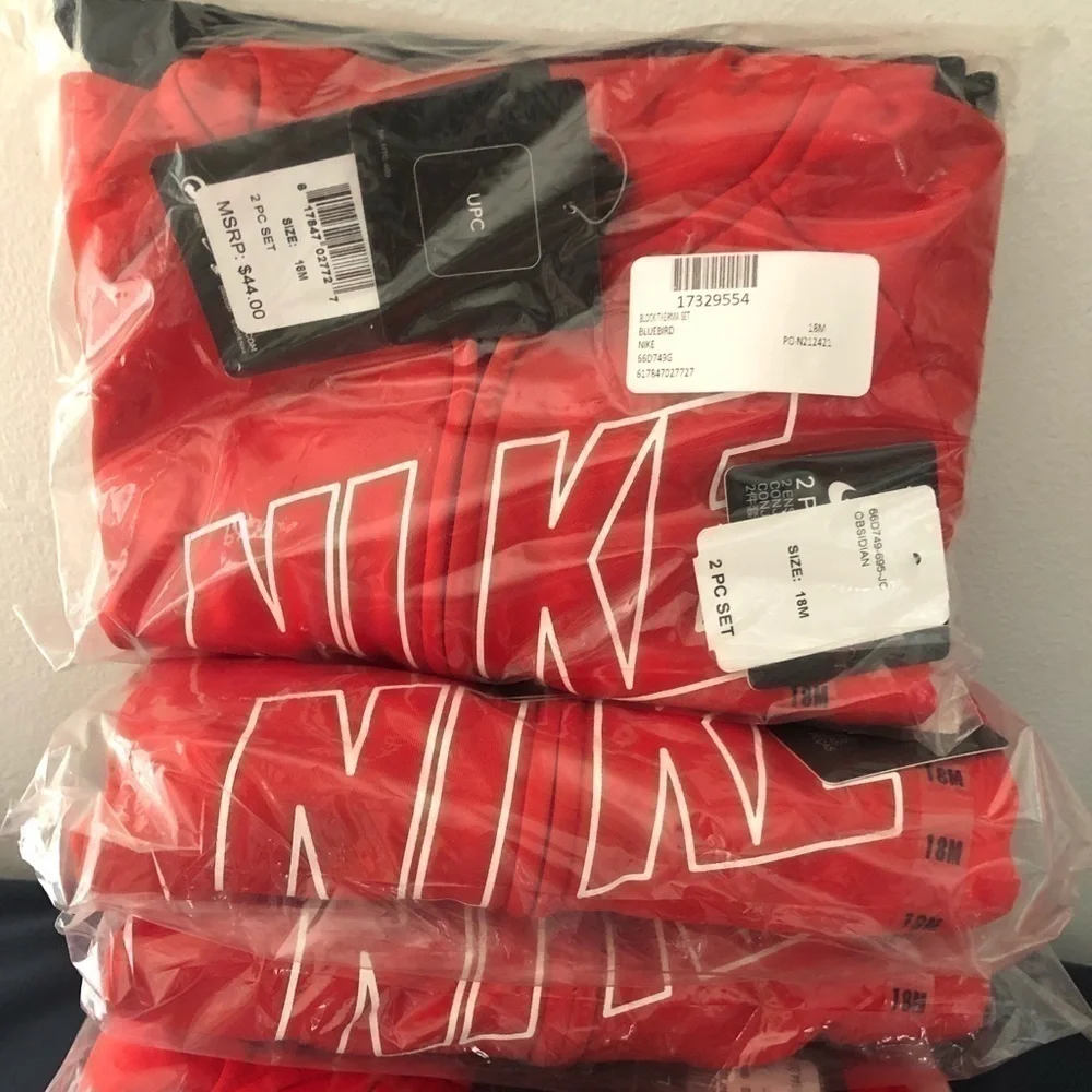NIKE Boy’s Hooded TRACKSUIT DRI-FIT THERMA TA - Picture 2 of 6